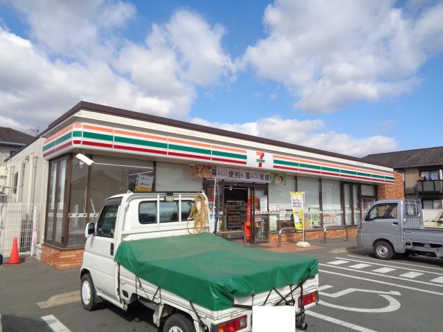 コンビニ　セブンイレブン（コンビニ）まで430m
