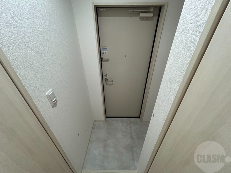 玄関　大きなシューズボックス付きの玄関