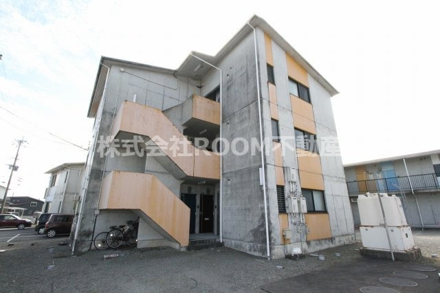 建物外観　落ち着いた雰囲気の外観です