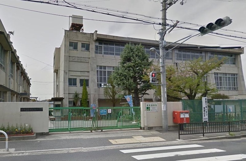小学校　堺市立登美丘西小学校（小学校）まで1235m