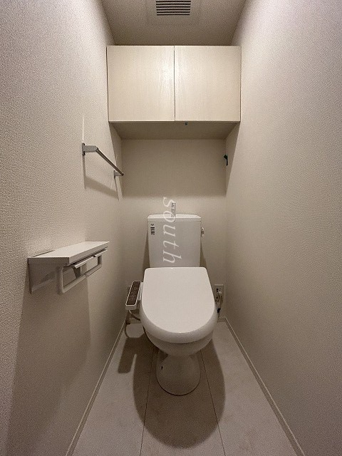 トイレ　ウォシュレット付きのトイレ