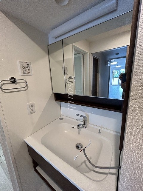 洗面設備　シャンプードレッサー