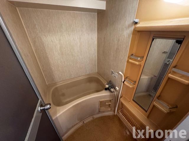 バス・シャワールーム　コンパクトで使いやすいお風呂です