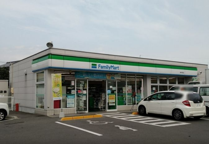 コンビニ　ファミリーマート 鶴市明見店（コンビニ）まで1040m