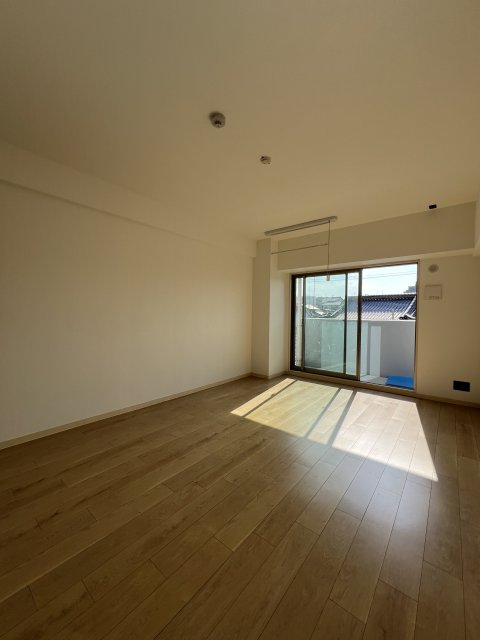 居室・リビング　同物件別号室の写真です。