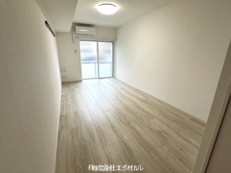 居室・リビング　明るいリビングです。