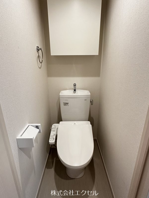 トイレ　温水洗浄便座付きです。