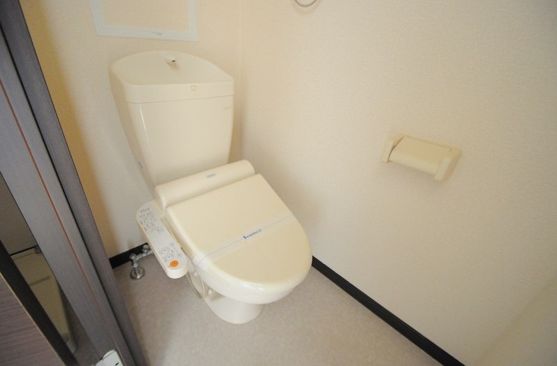 トイレ　同タイプ参考写真です。