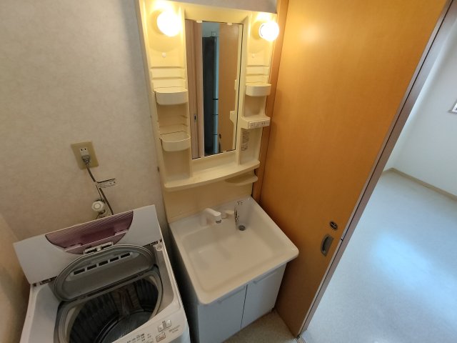 洗面設備　朝の身支度には欠かせない独立洗面化粧台