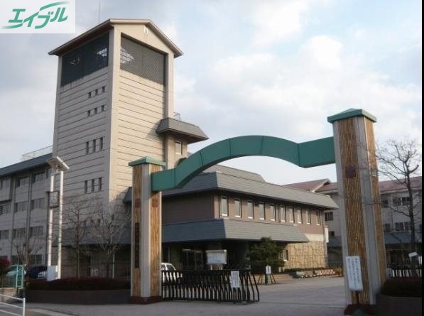 小学校　岡山市立御南小学校（小学校）まで586m