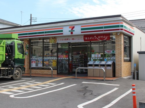 コンビニ　セブンイレブン 川口青木中学校前店（コンビニ）まで98m