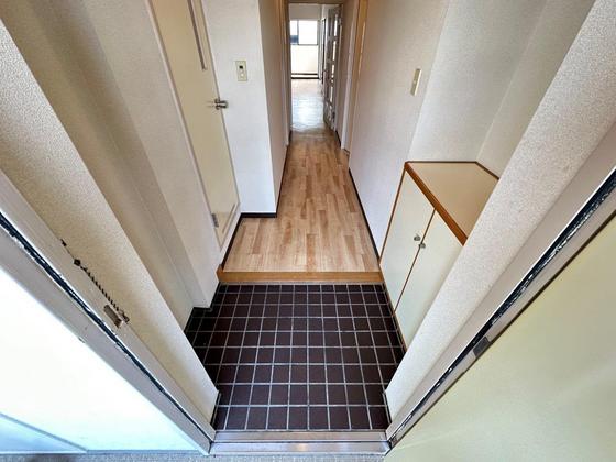 玄関　※別部屋の写真です