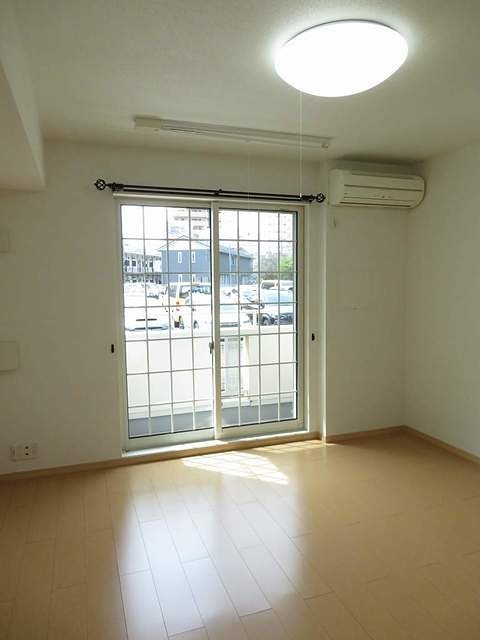 居室・リビング　エアコン完備のリビングです。