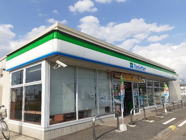 コンビニ　ファミリーマート筑西布川店（コンビニ）まで500m