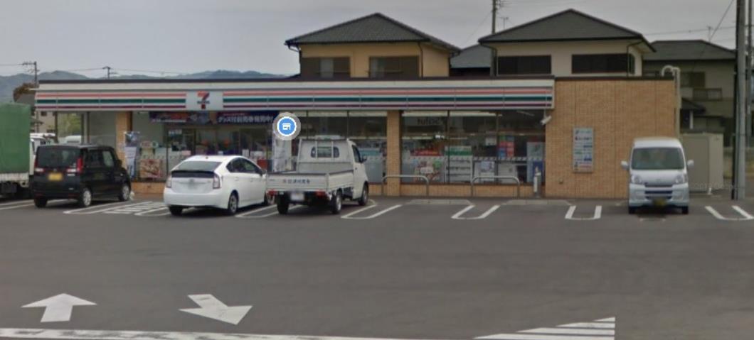 コンビニ　セブンイレブン（コンビニ）まで195m