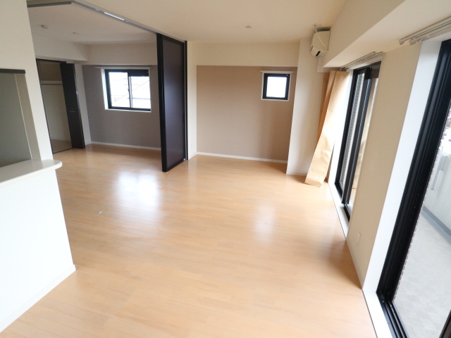 居室・リビング　同物件同タイプ