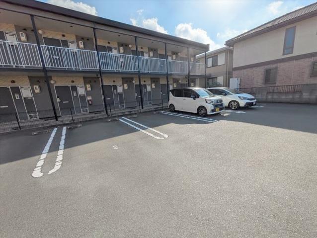 駐車場　駐車場