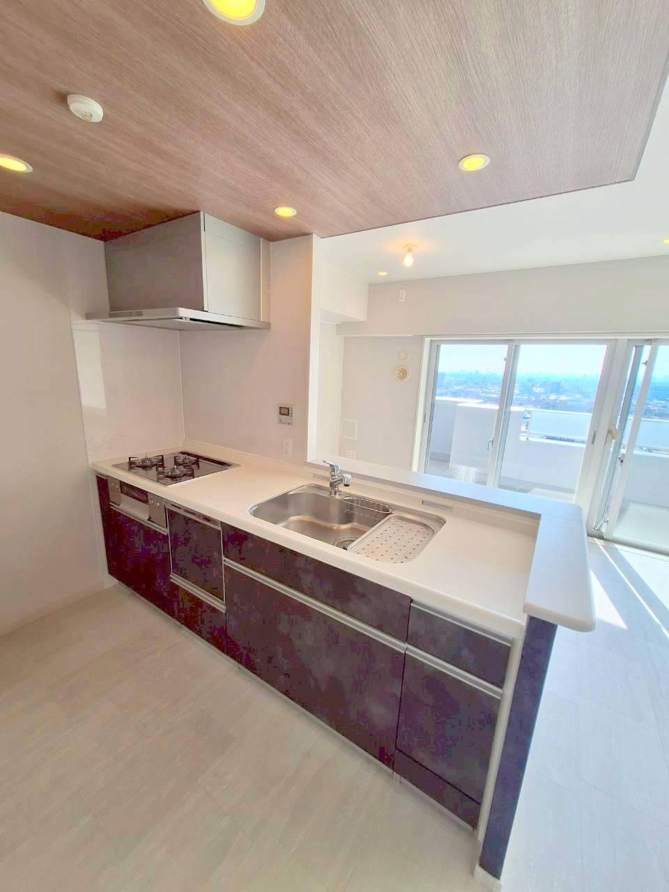 キッチン　★グリル付きガス３口システムキッチン／食洗機付き★