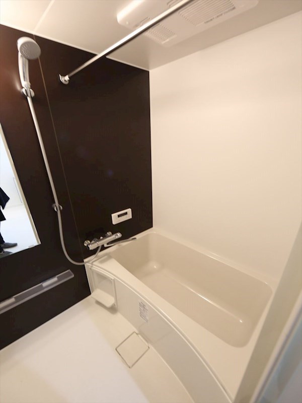 バス・シャワールーム　浴室暖房乾燥機付　追い焚き・オートバス機能付お風呂