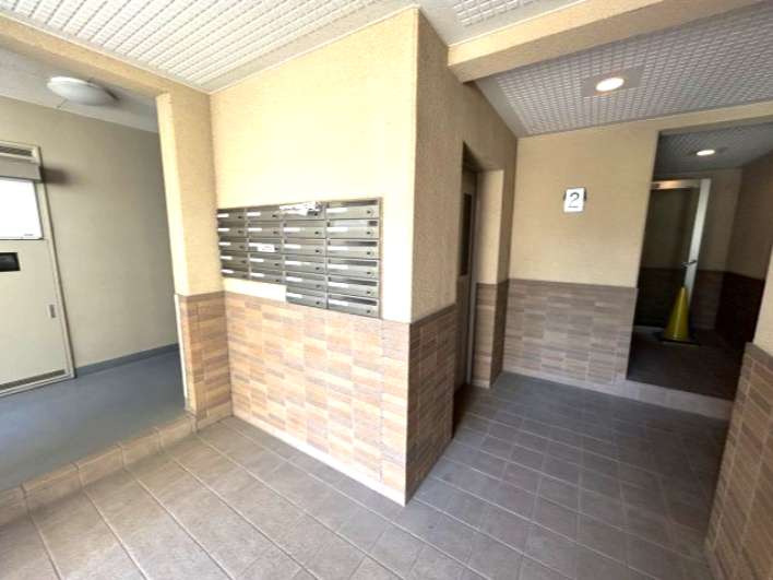 ロビー　集合郵便受け