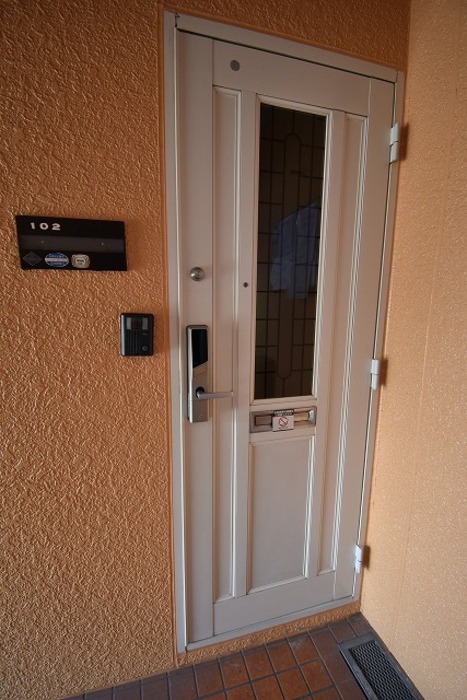 エントランス　玄関外