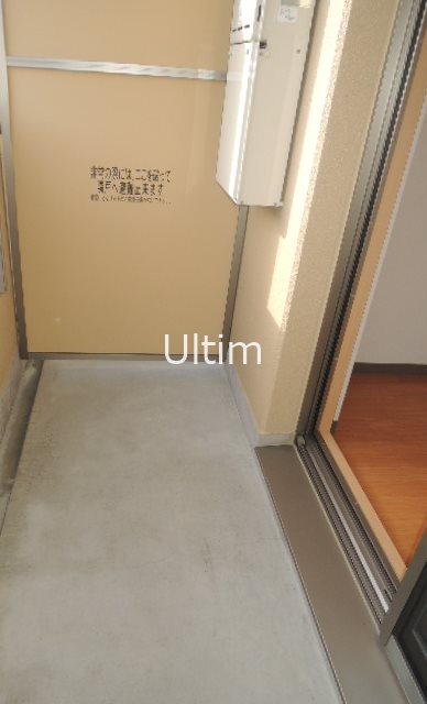 バルコニー　違うお部屋の写真です。ご参考までに