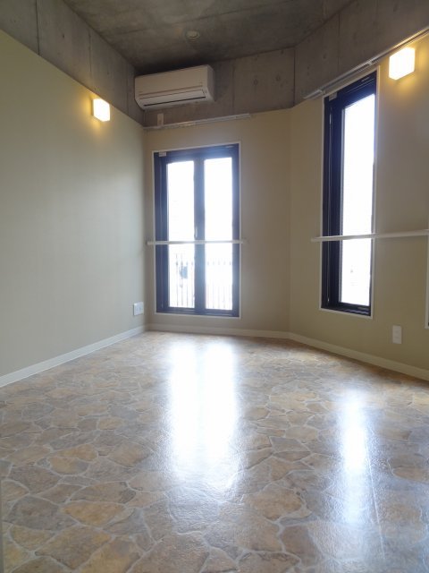 その他部屋・スペース　間接照明付けてオシャレな空間に