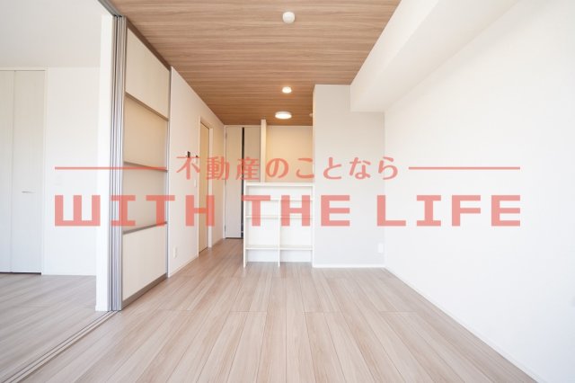 居室・リビング　同施工会社の類似物件の写真です。 ※同シリーズ別物件の写真