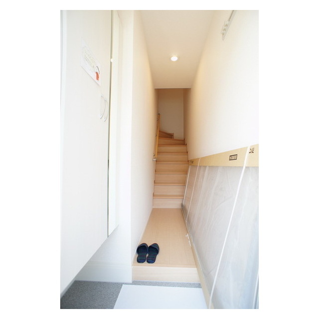 玄関　目線が気にならない玄関ホール