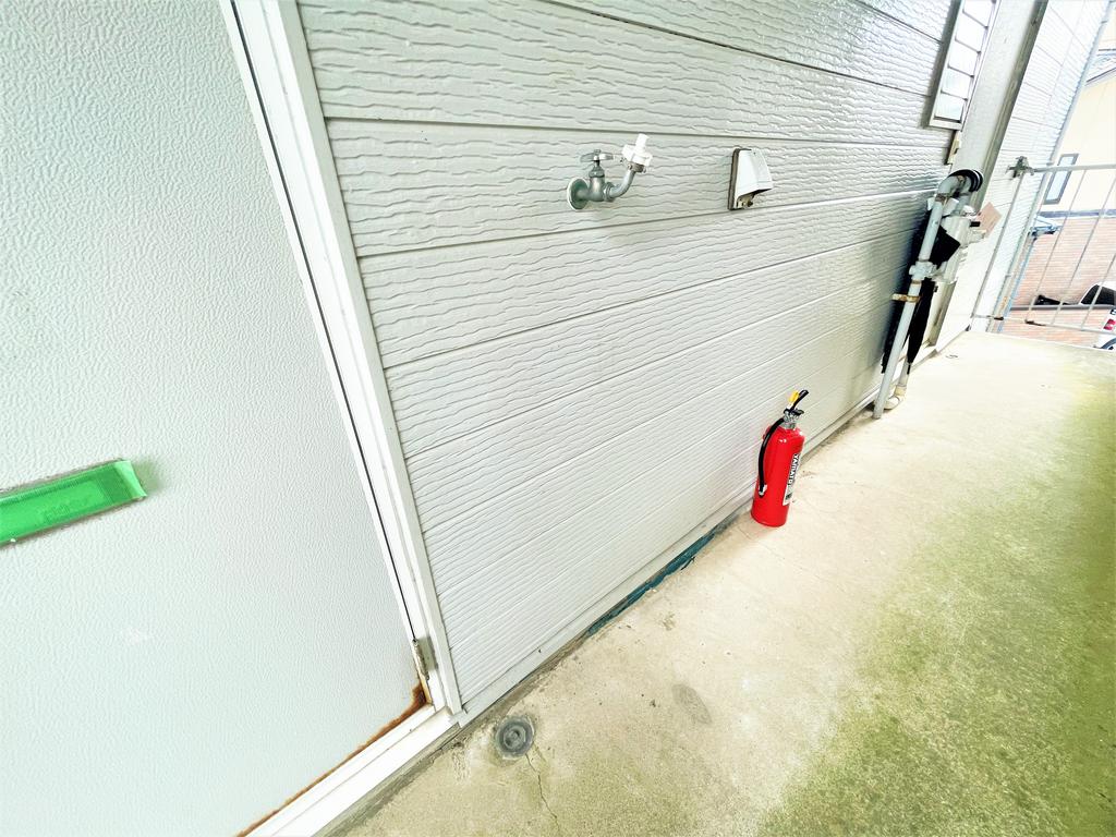 その他　洗濯機置き場(外の通路)