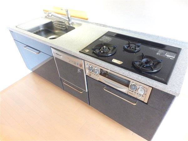 キッチン　ガス３口コンロシステムキッチン