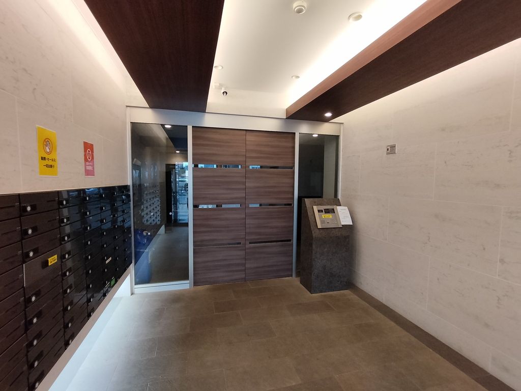 エントランス　エントランス