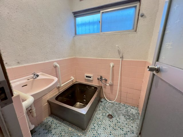 バス・シャワールーム　日々の疲れを癒すお風呂付です