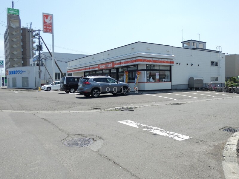 コンビニ　セイコーマート丘珠空港前店（コンビニ）まで639m