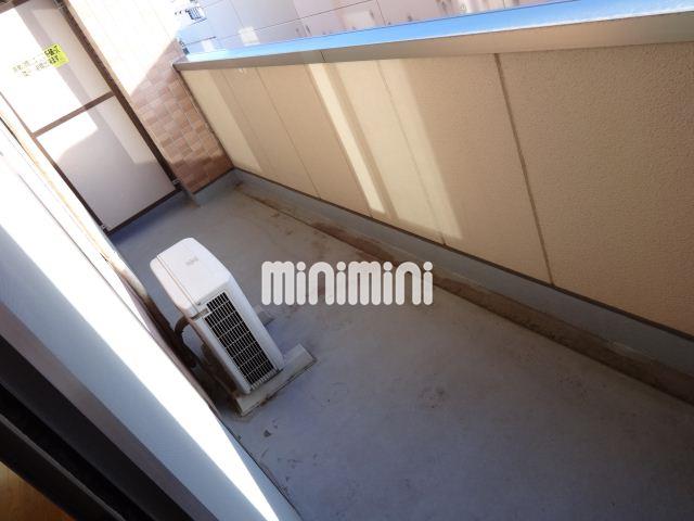 バルコニー　広々したバルコニー。