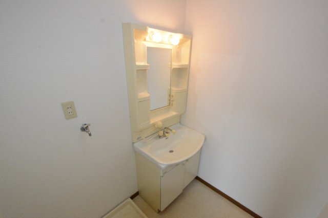 洗面設備　室内洗濯機置き場付きで便利！