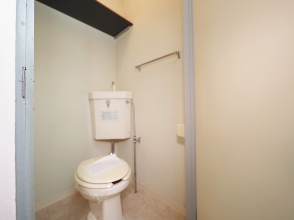 トイレ　弊社ではウォシュレットの取付もお手頃価格で承っております♪