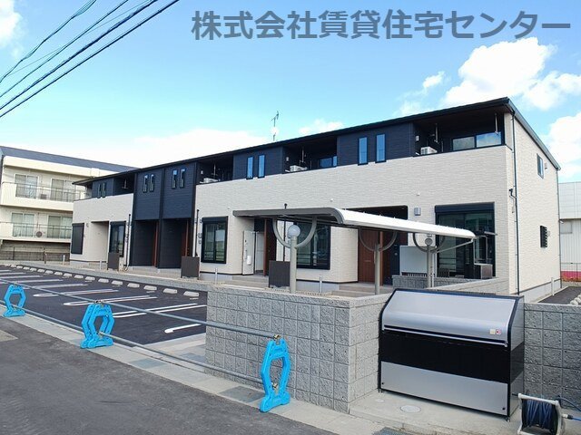 建物外観　建築中