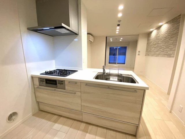 キッチン　同施工・別号室の写真です。