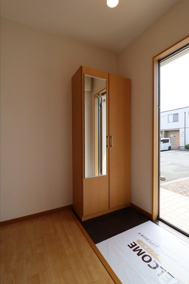 玄関　他号室写真です