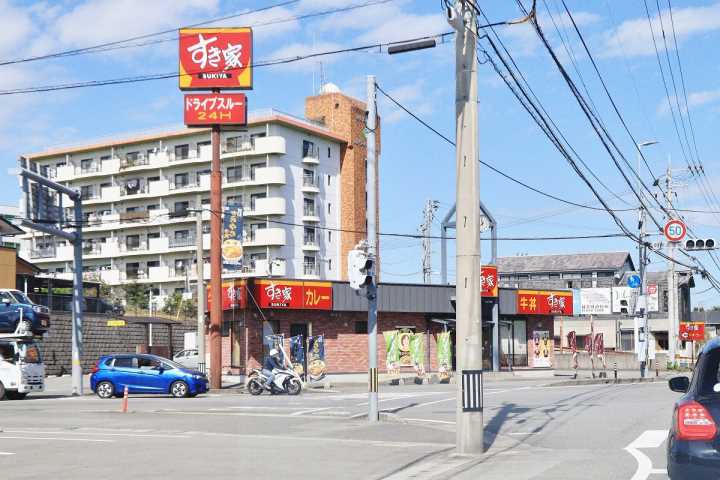 飲食店　すき家徳島大原店（飲食店）まで645m