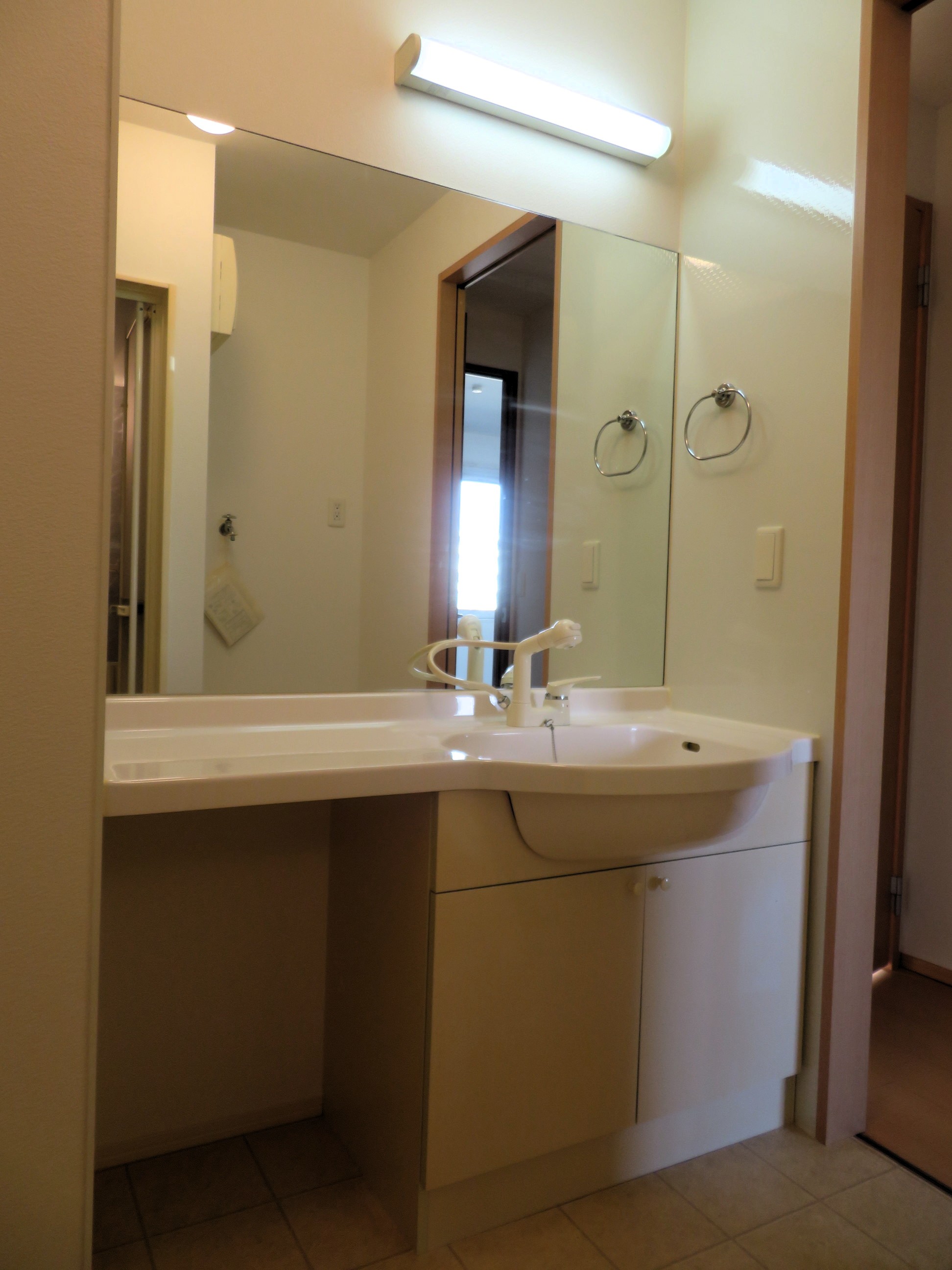 洗面設備　大型洗面台です！