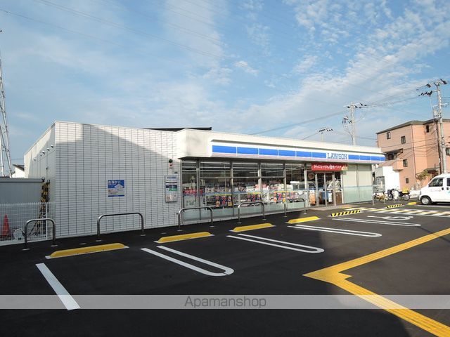 コンビニ　ローソン（コンビニ）まで310m