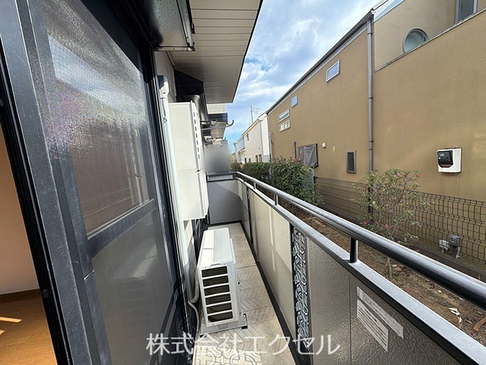 バルコニー　南向きで日当たり良好です。