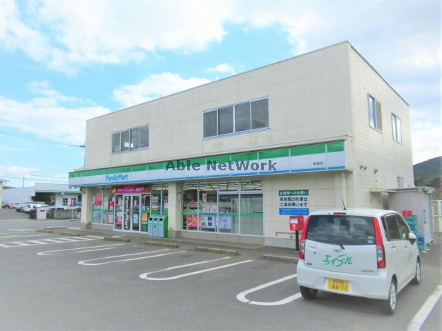 コンビニ　ファミリーマート飯盛店（コンビニ）まで124m