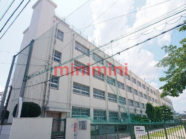 小学校　高槻市立南大冠小学校（小学校）まで235m