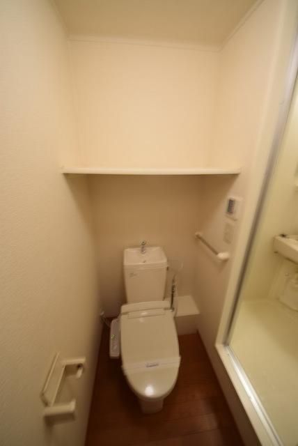 トイレ　シャワー付きトイレ