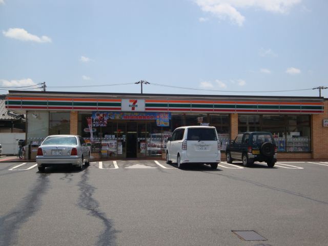 コンビニ　セブンイレブン（コンビニ）まで570m