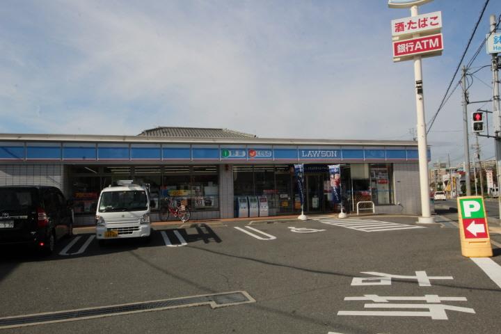 コンビニ　ローソン池田鉢塚二丁目店（コンビニ）まで319m