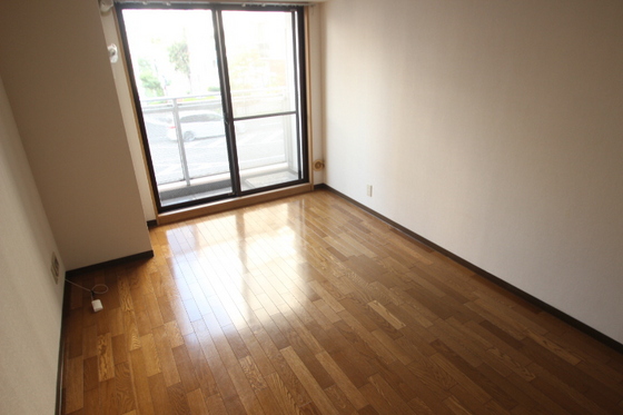 居室・リビング　※別号室の写真です